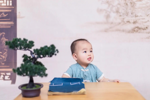东明怀孕多久会小腹隆起